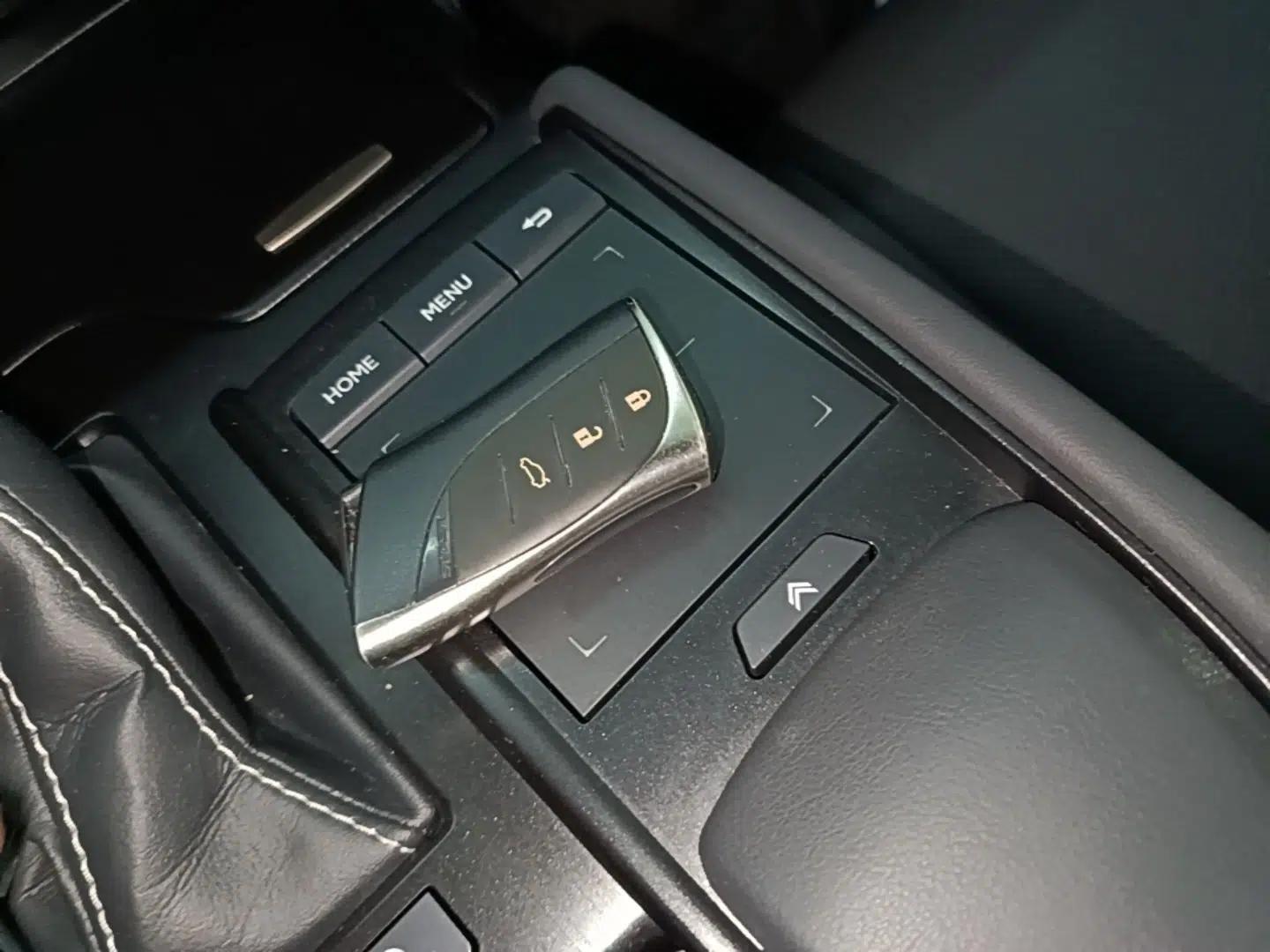 Lexus ES 2020 200 Excellence Edition — миниатюра 28