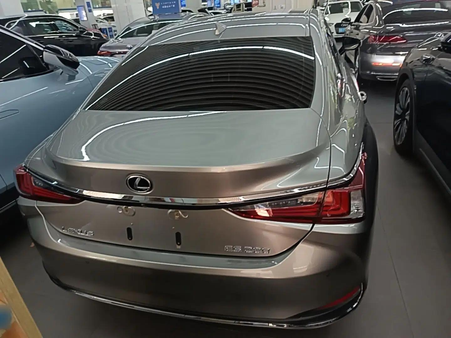 Lexus ES 2020 200 Excellence Edition — миниатюра 5