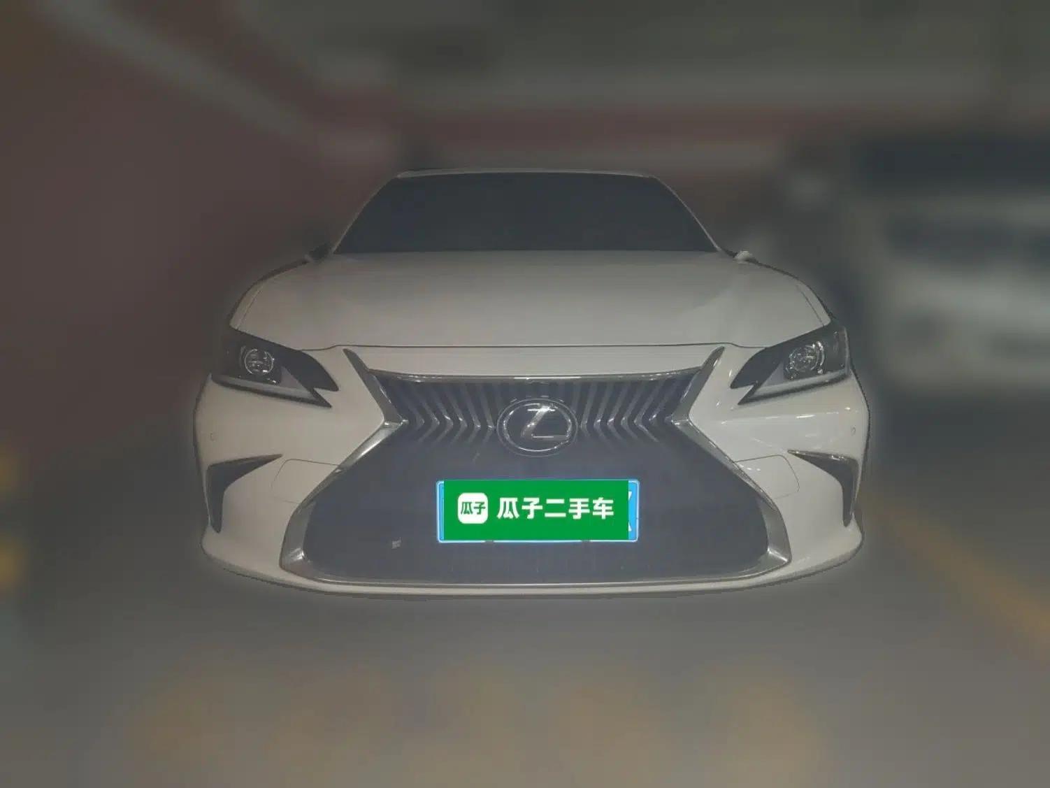 Lexus ES 2021 200 Excellence Edition — миниатюра 2