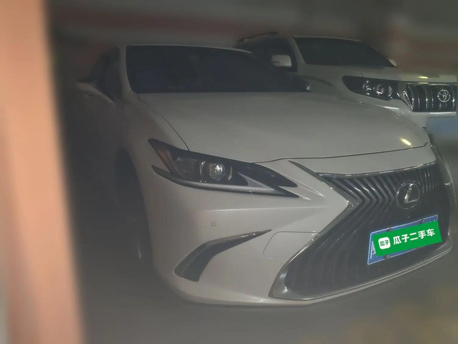 Lexus ES 2021 200 Excellence Edition — миниатюра 3