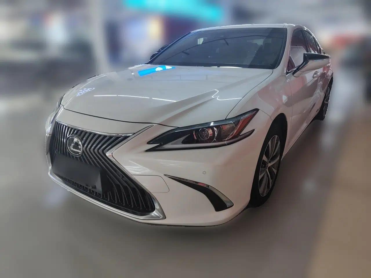 Lexus ES 2020 200 Excellence Edition — миниатюра 1