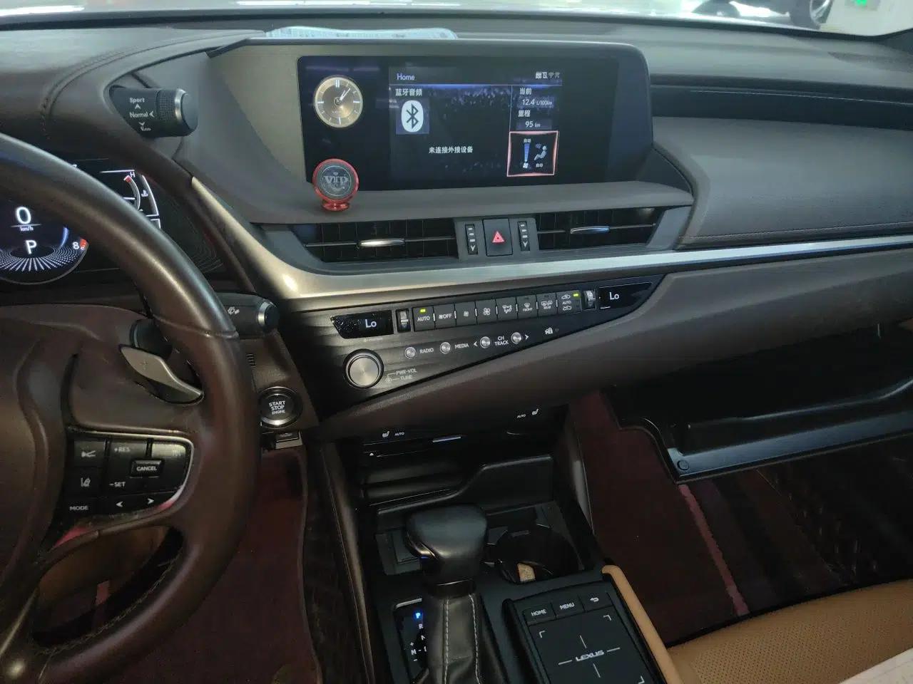 Lexus ES 2020 200 Excellence Edition — миниатюра 13
