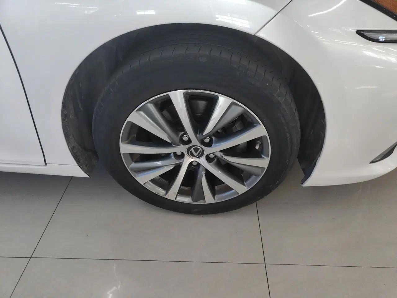 Lexus ES 2020 200 Excellence Edition — миниатюра 8