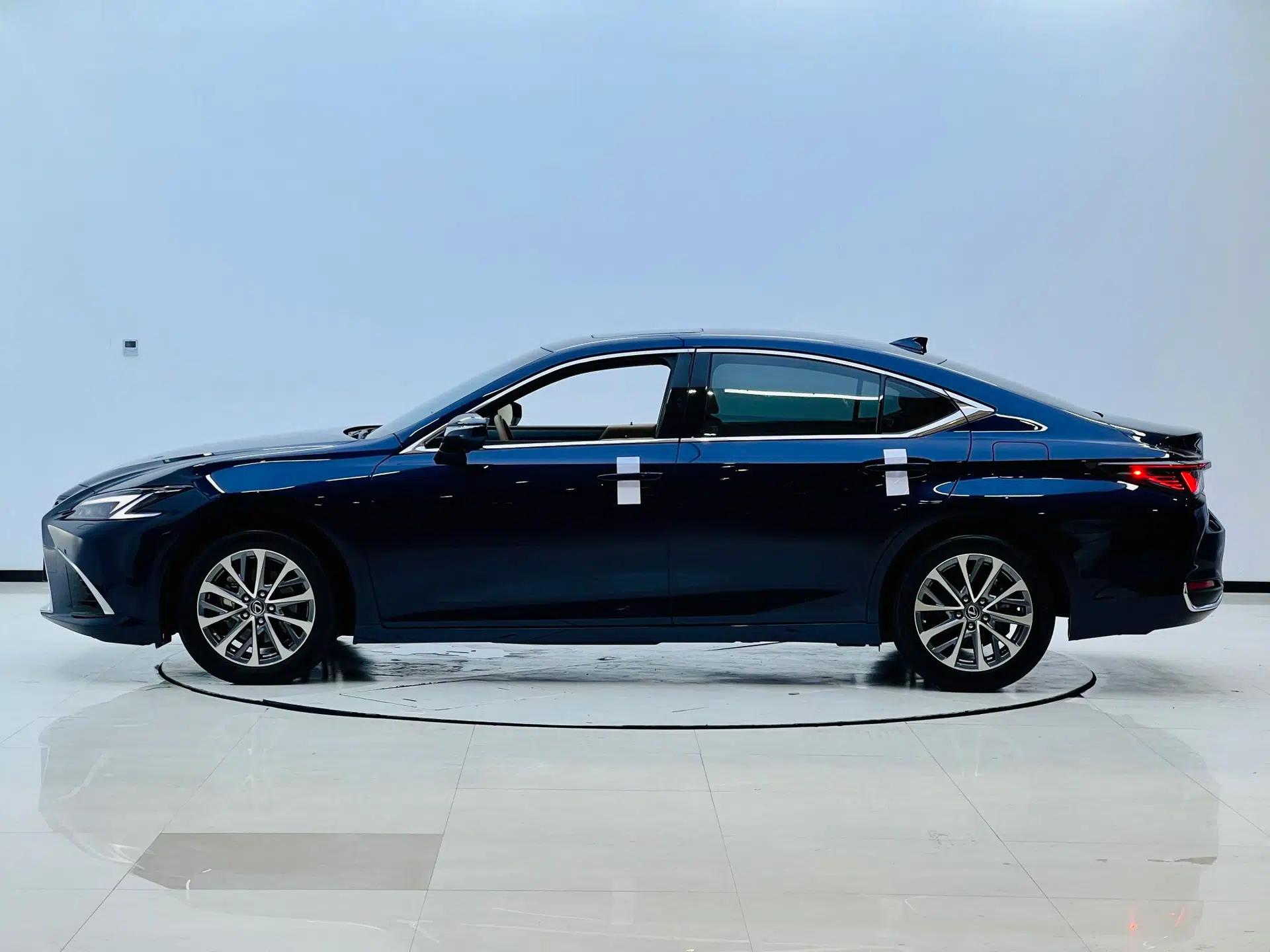 Lexus ES 2025 200 Premium Edition — миниатюра 3