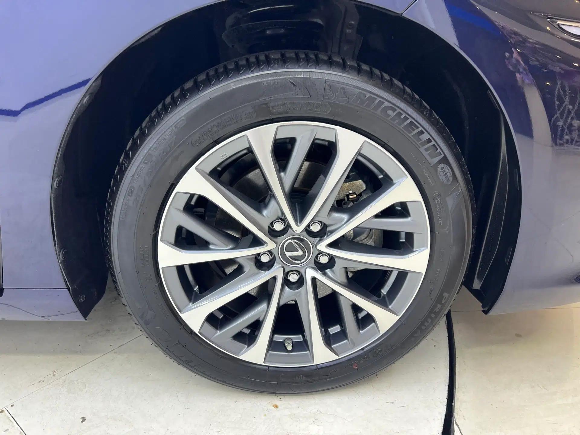 Lexus ES 2025 200 Premium Edition — миниатюра 6