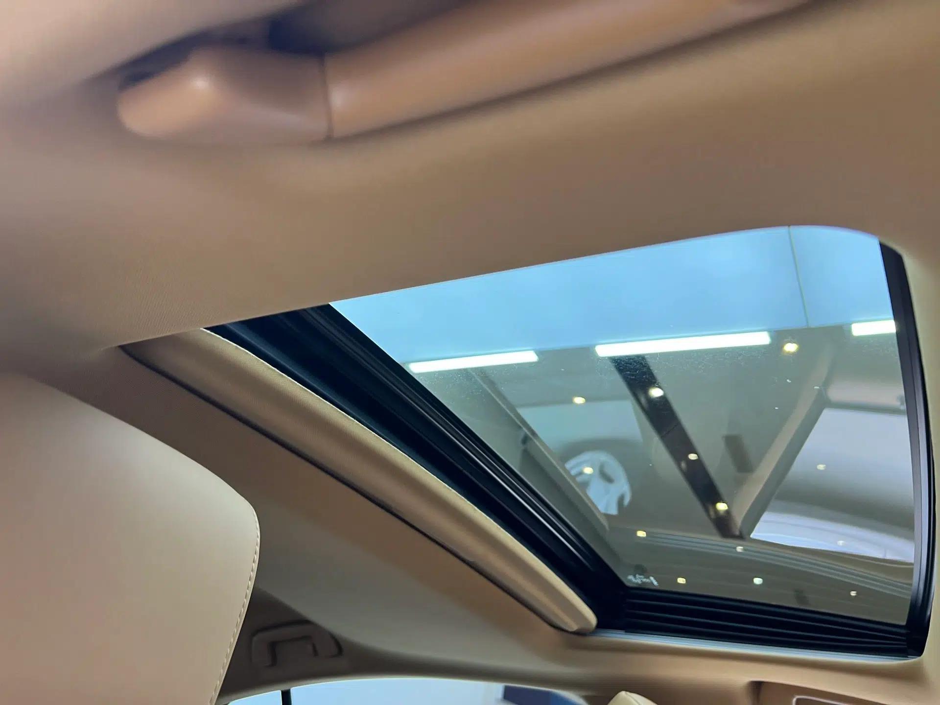 Lexus ES 2025 200 Premium Edition — миниатюра 9