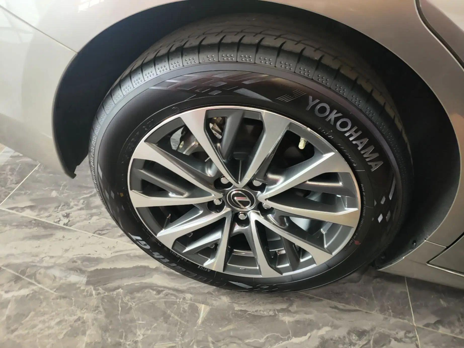 Lexus ES 2025 200 Premium Edition — миниатюра 11