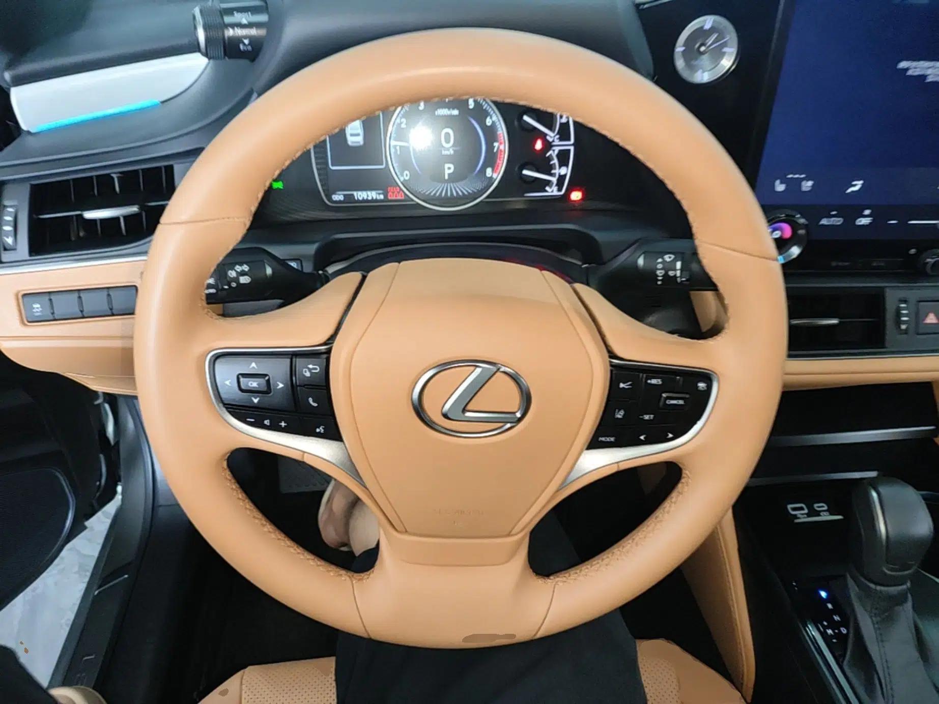 Lexus ES 2025 200 Premium Edition — миниатюра 13