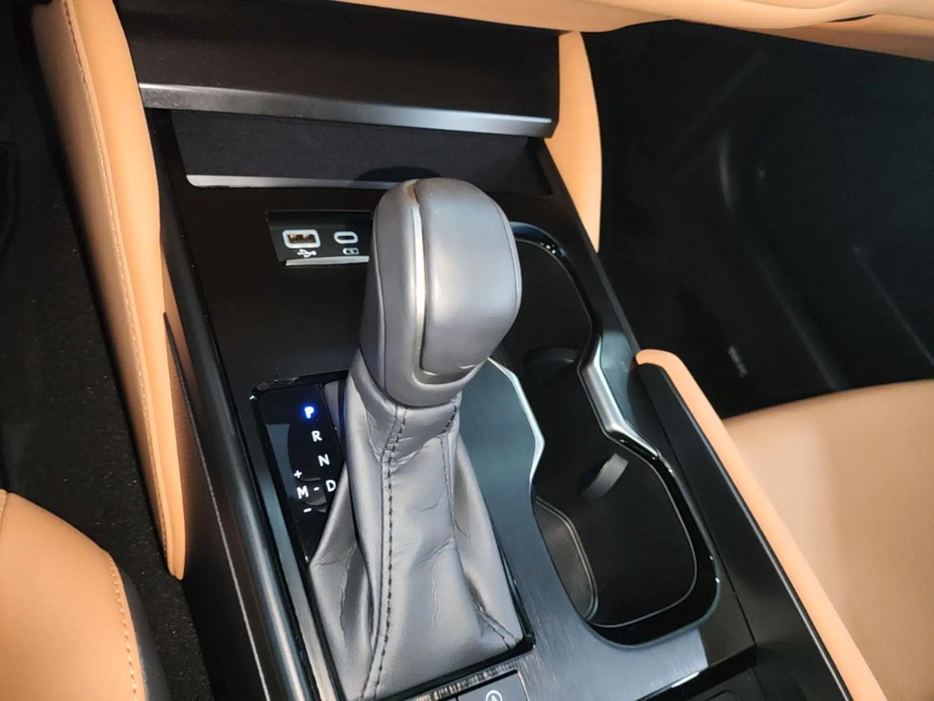 Lexus ES 2025 200 Premium Edition — миниатюра 16