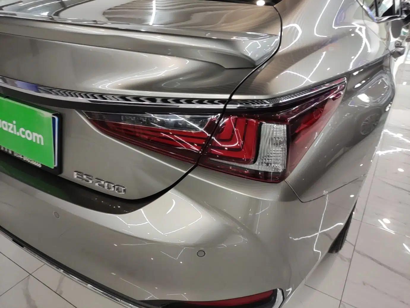 Lexus ES 2024 200 Premium Edition — миниатюра 9