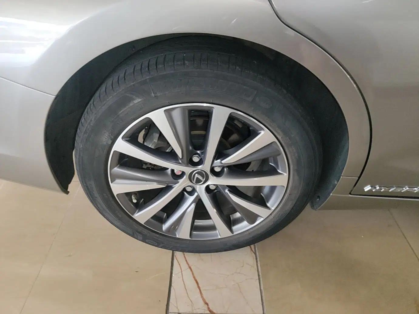 Lexus ES 2021 300h Excellence Edition — миниатюра 11