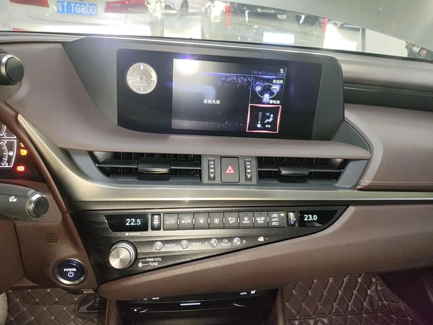 Lexus ES 2021 300h Excellence Edition — миниатюра 15