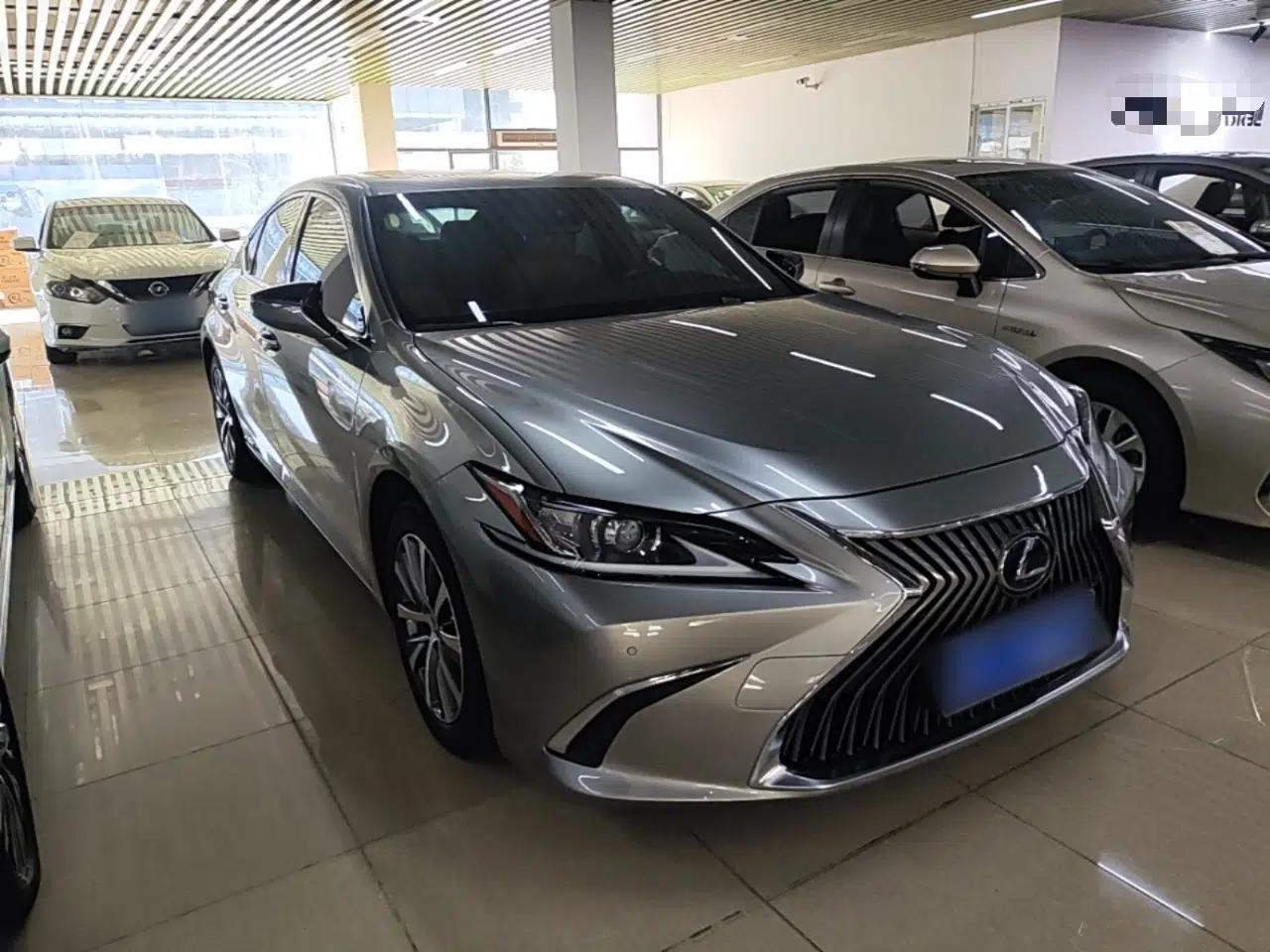 Lexus ES 2021 300h Excellence Edition — миниатюра 3