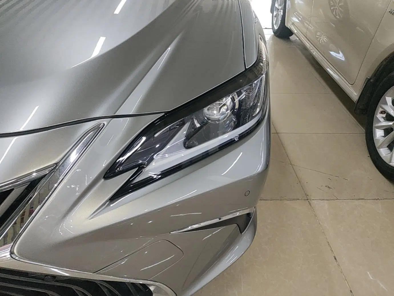 Lexus ES 2021 300h Excellence Edition — миниатюра 8