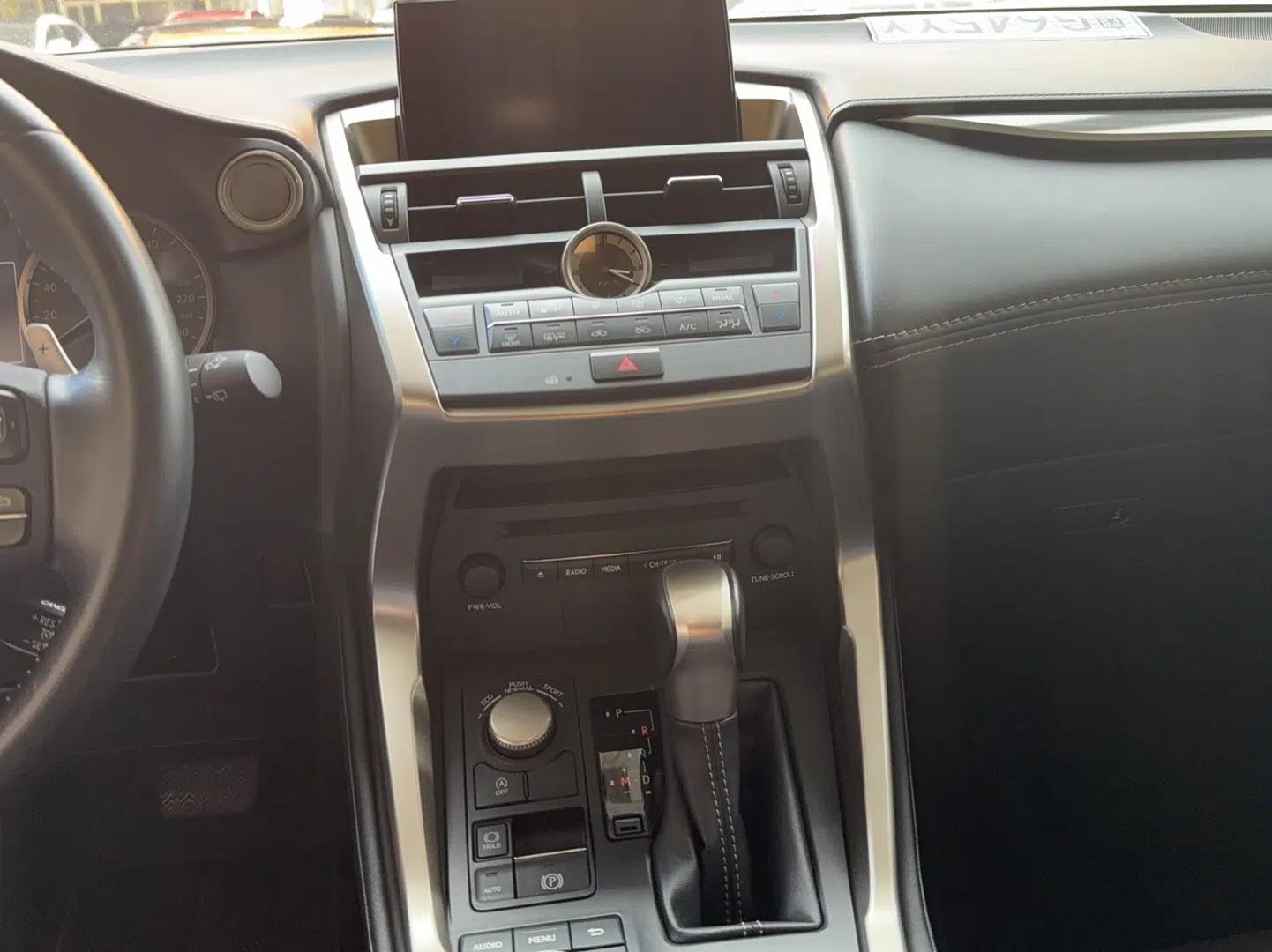 Lexus NX 2015 200T All-Wheel-Drive Fēngshàng Edition — миниатюра 10