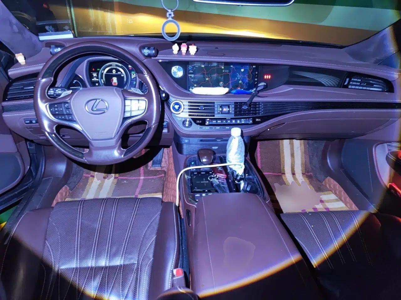 Lexus LS 2018 500h Luxury Edition China V Standard — миниатюра 9