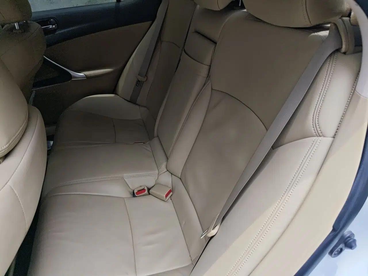 Lexus IS 2011 250 Sport Edition — миниатюра 17
