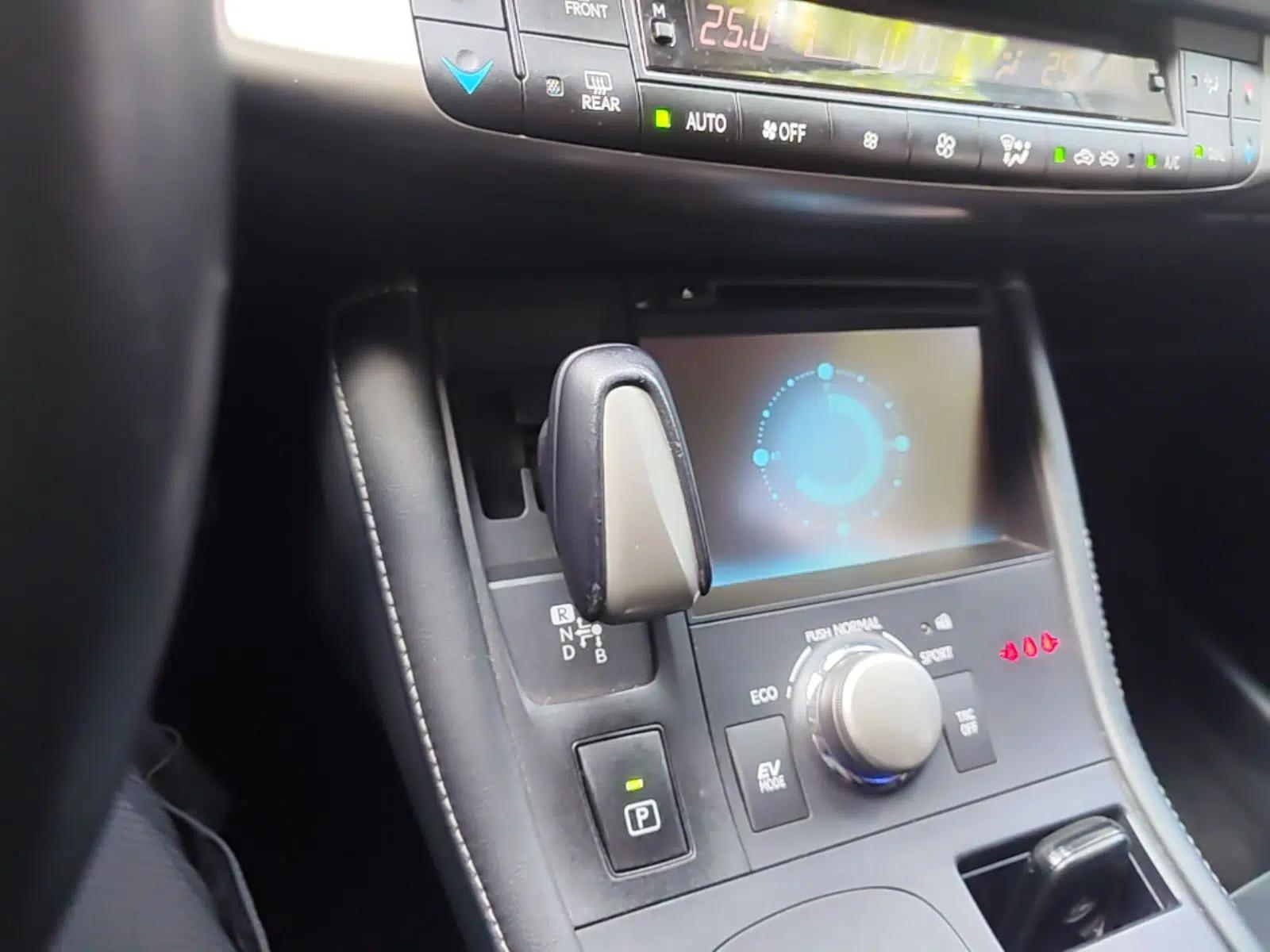 Lexus CT 2014 CT200h Elite Edition Monochrome — миниатюра 21
