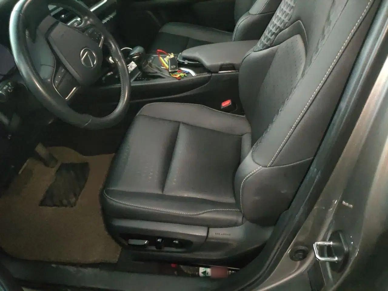 Lexus UX 2020 200 Special Edition — миниатюра 14
