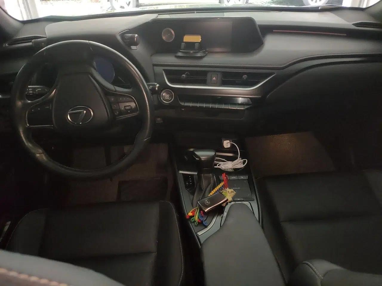Lexus UX 2020 200 Special Edition — миниатюра 18