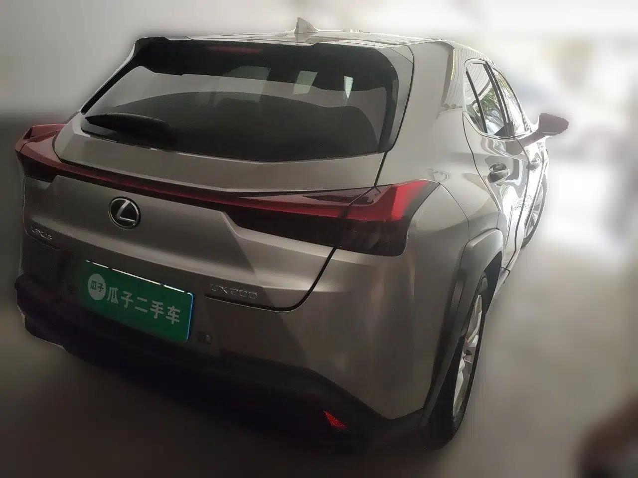 Lexus UX 2020 200 Special Edition — миниатюра 6