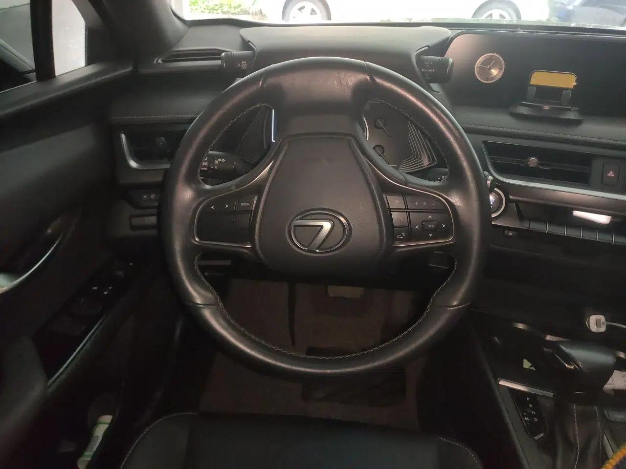 Lexus UX 2020 200 Special Edition — миниатюра 9