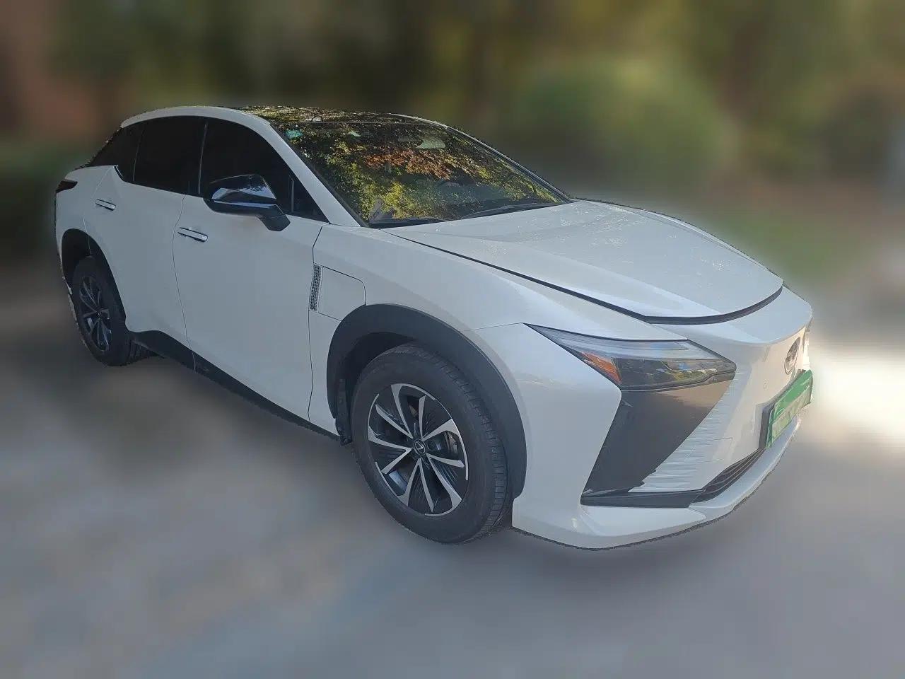 Lexus RZ 2023 450e All-Wheel Drive Luxury Edition — миниатюра 3
