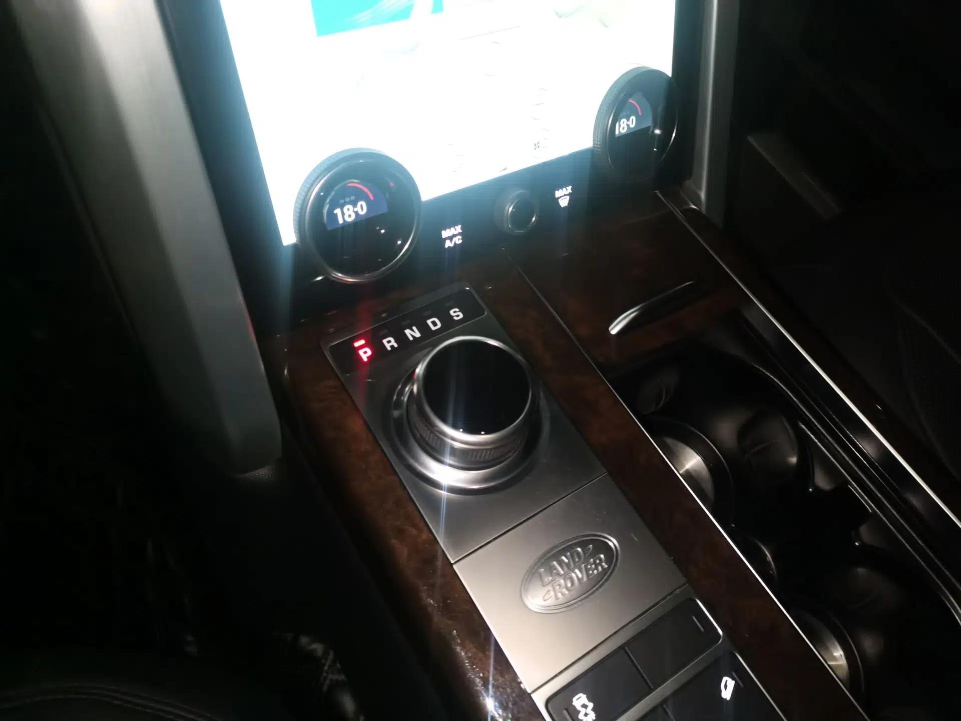 Land Rover Range 2020 3.0 L6 Legacy Edition — миниатюра 14