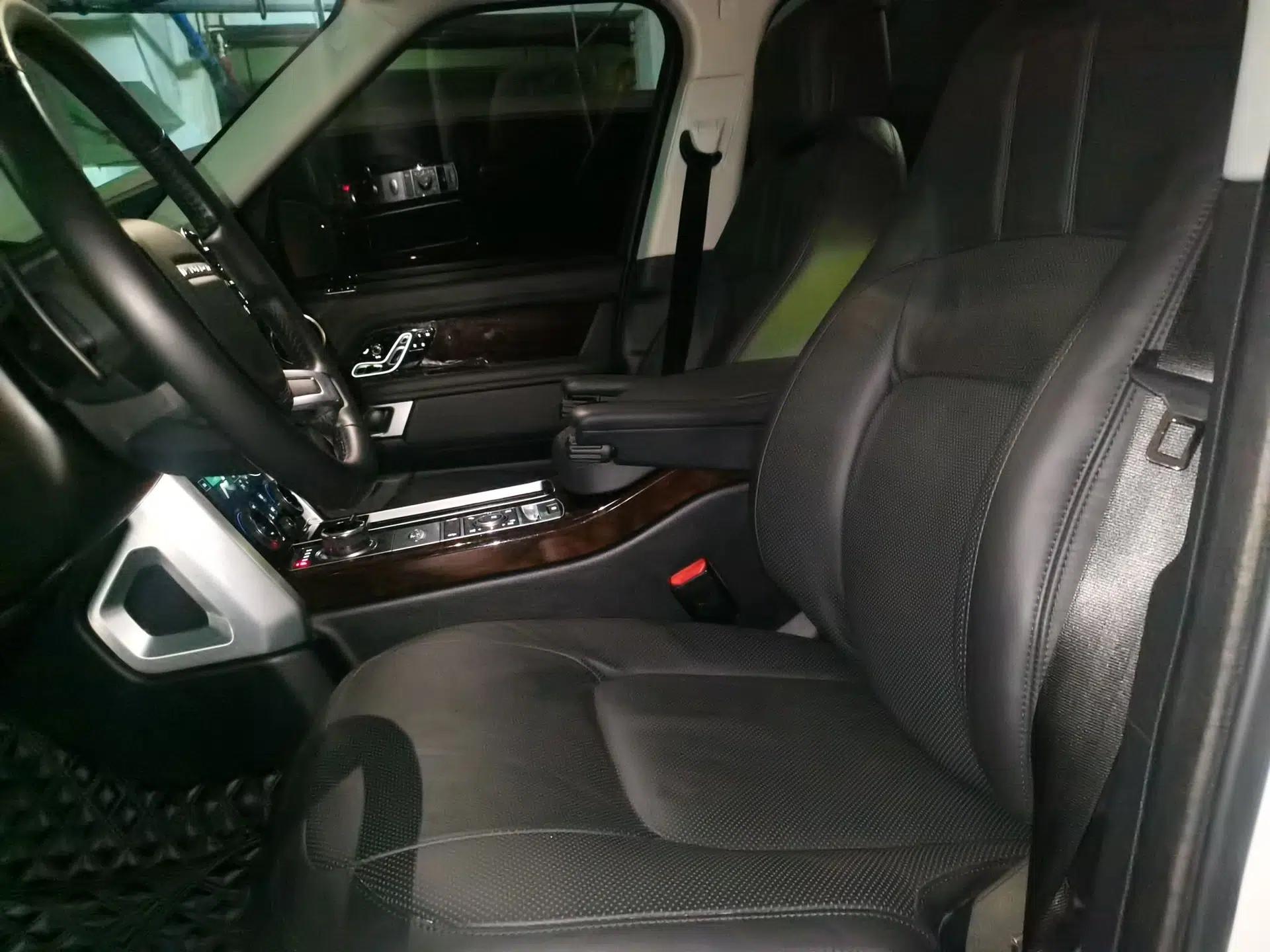 Land Rover Range 2020 3.0 L6 Legacy Edition — миниатюра 15