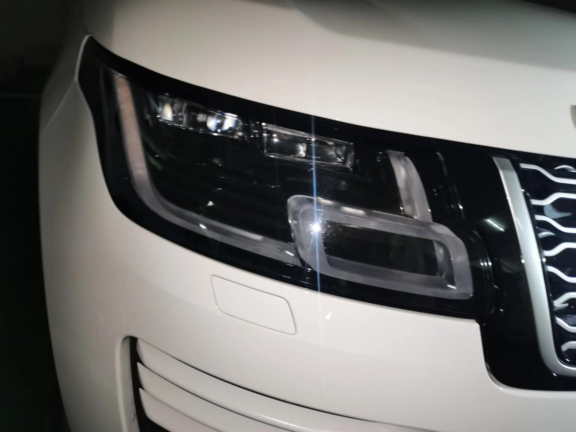 Land Rover Range 2020 3.0 L6 Legacy Edition — миниатюра 7