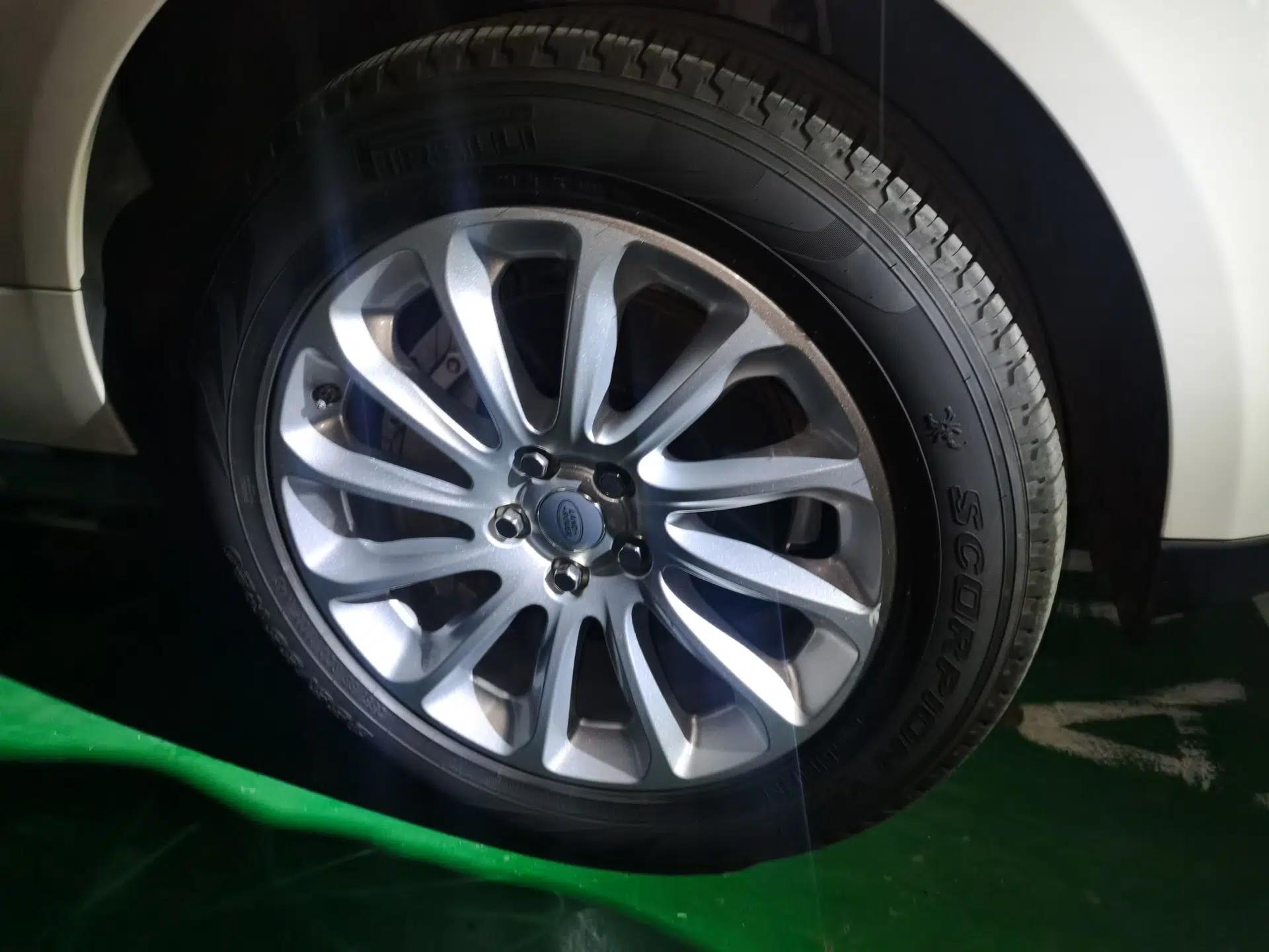 Land Rover Range 2020 3.0 L6 Legacy Edition — миниатюра 8