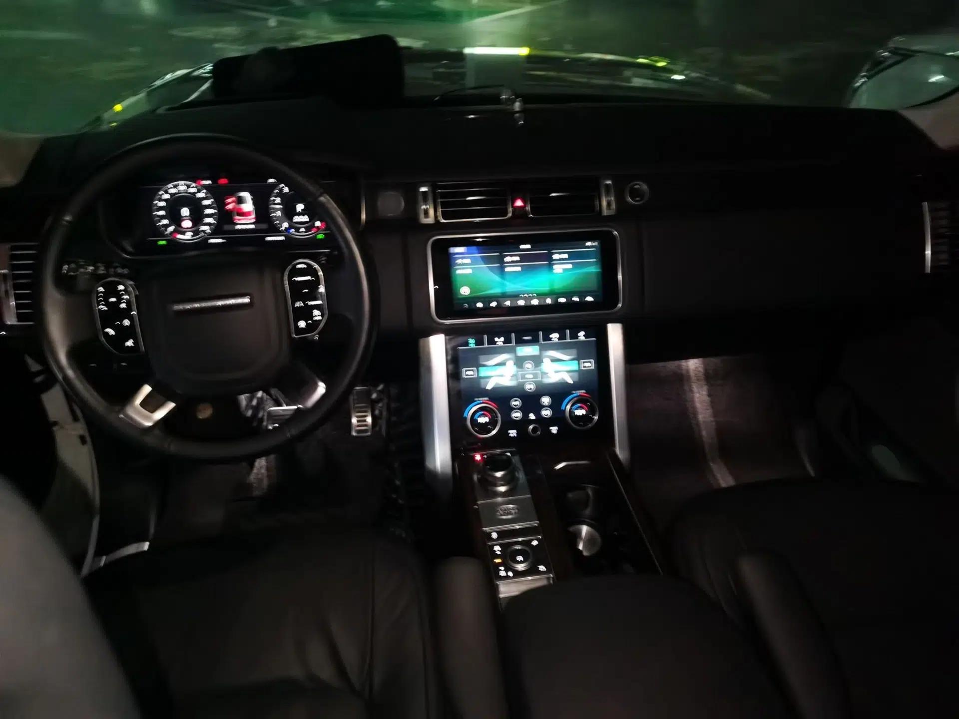 Land Rover Range 2020 3.0 L6 Legacy Edition — миниатюра 9