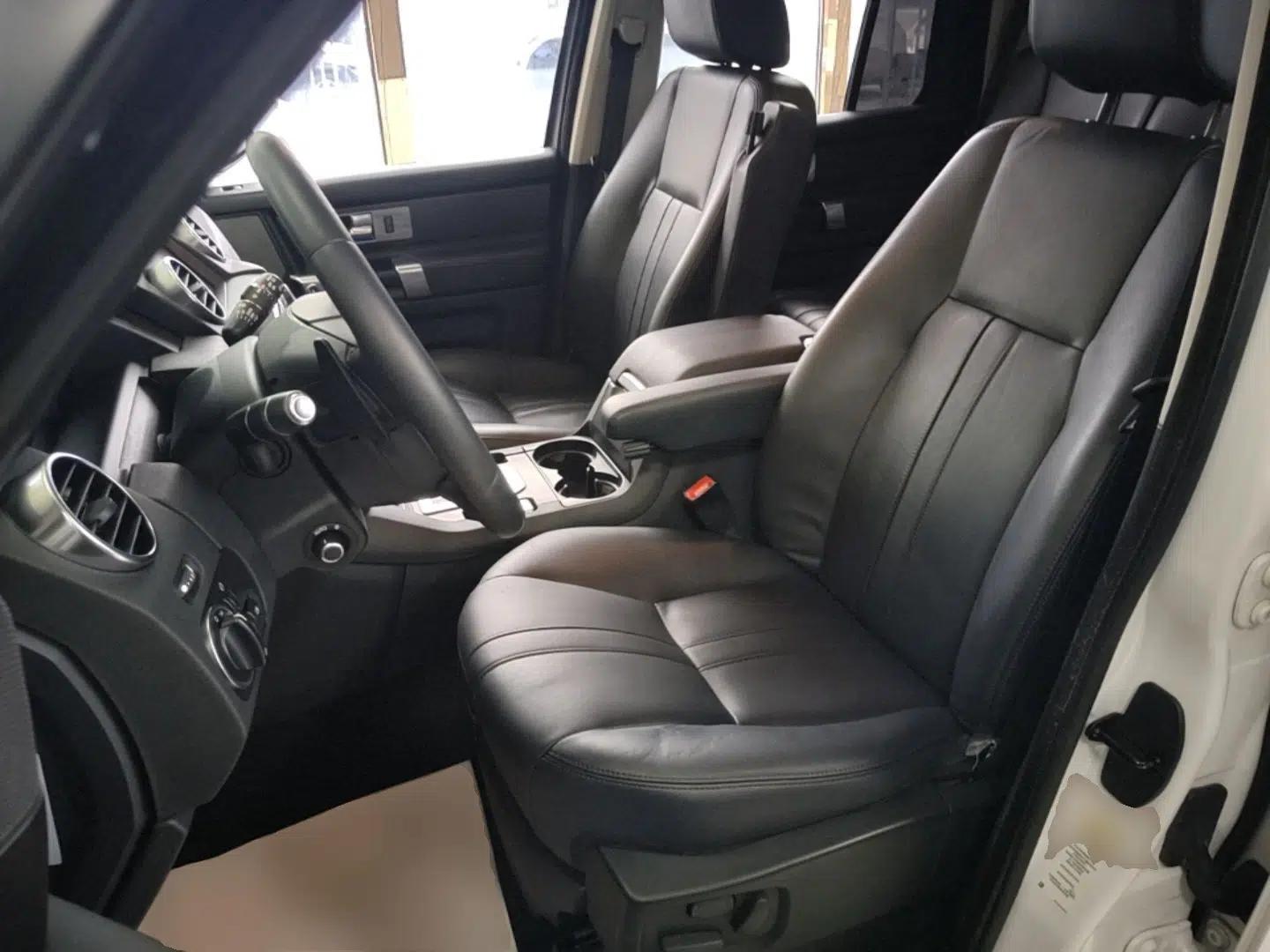 Land Rover Discovery 2016 3.0 SC Obsidian Black Heritage Edition HSE — миниатюра 17