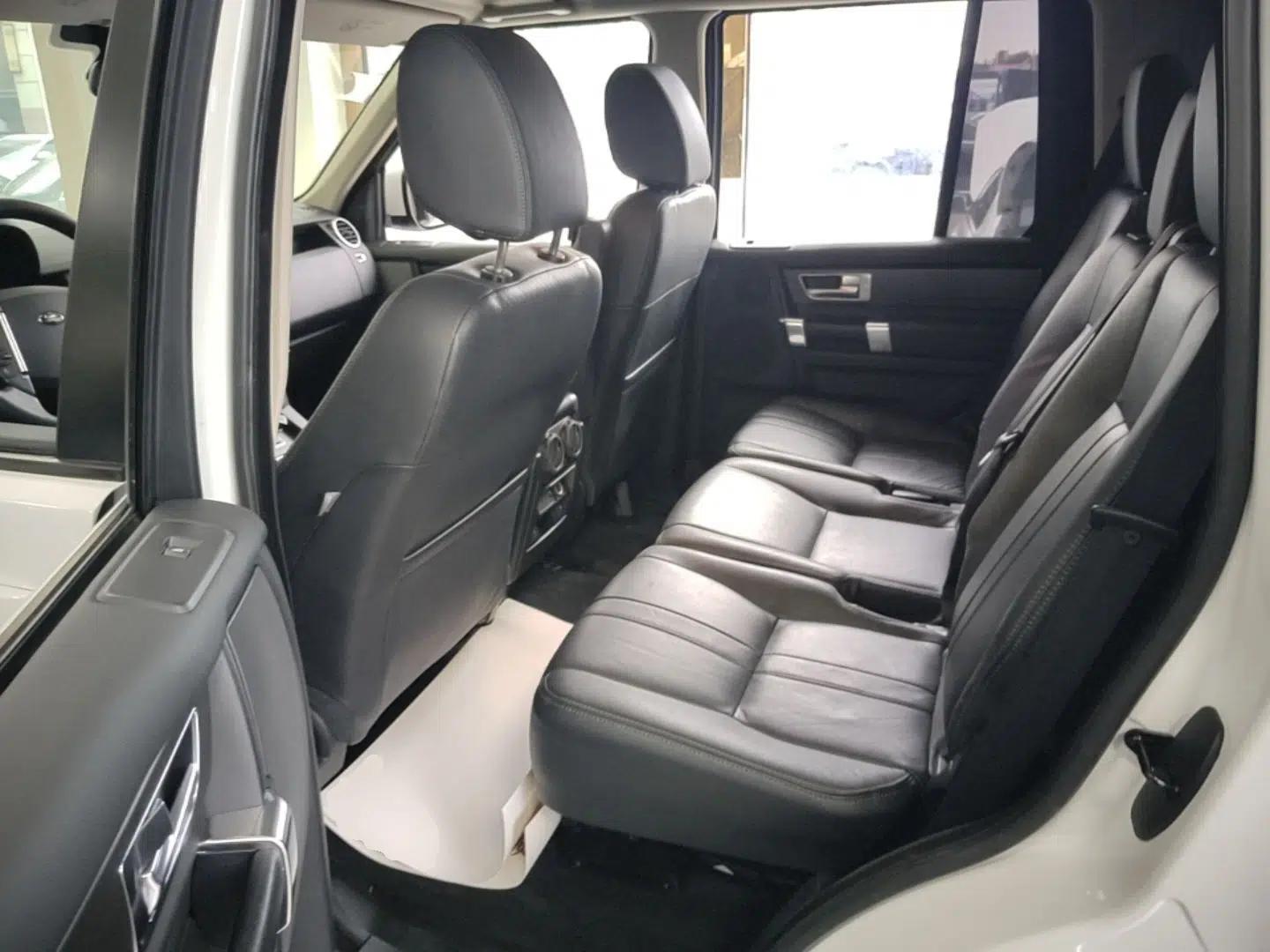 Land Rover Discovery 2016 3.0 SC Obsidian Black Heritage Edition HSE — миниатюра 20