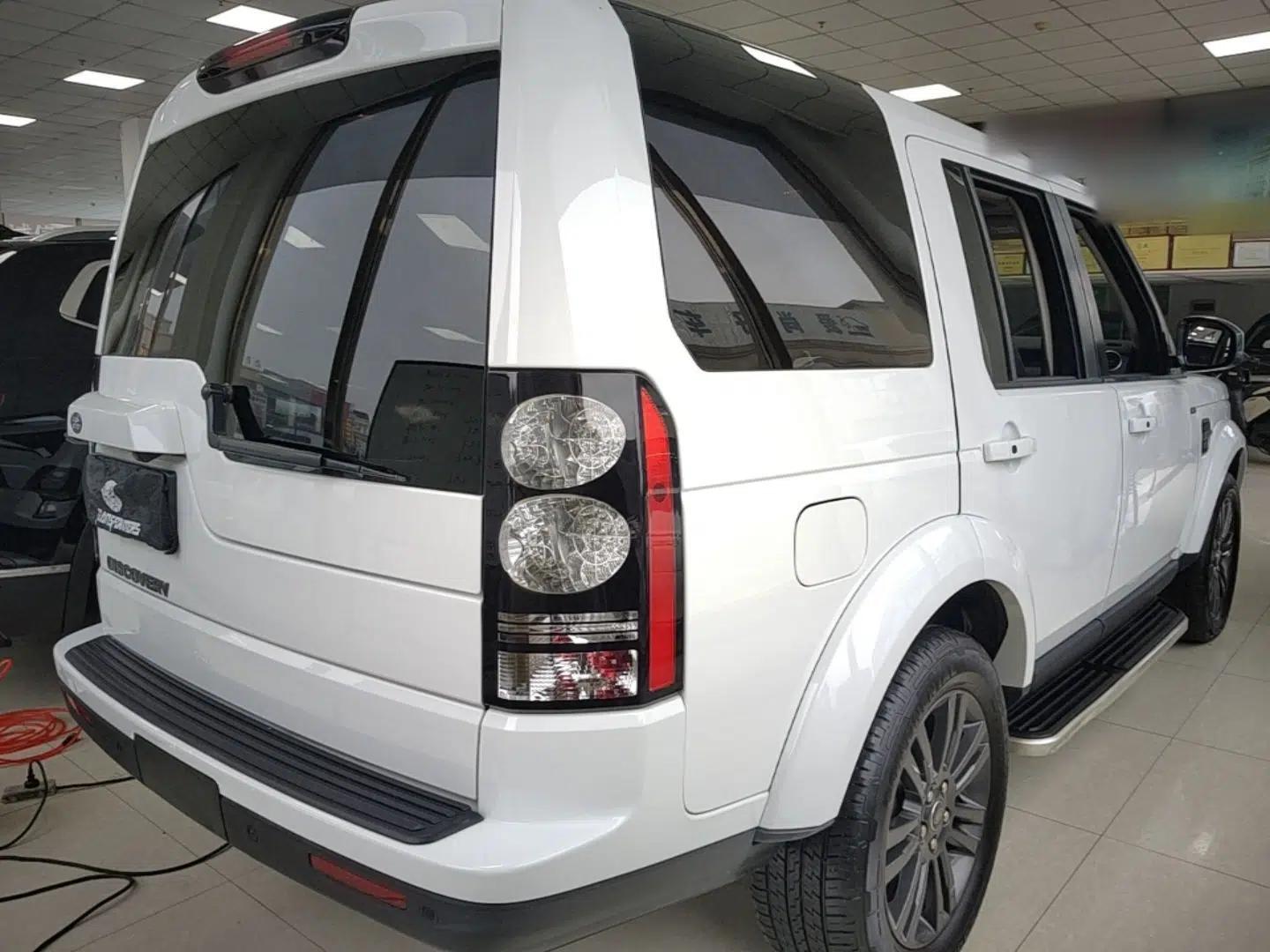 Land Rover Discovery 2016 3.0 SC Obsidian Black Heritage Edition HSE — миниатюра 6