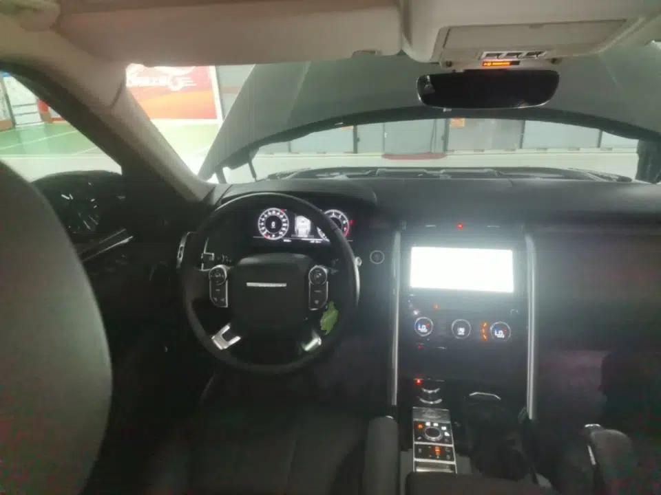 Land Rover Discovery 2018 3.0 SC V6 HSE — миниатюра 13