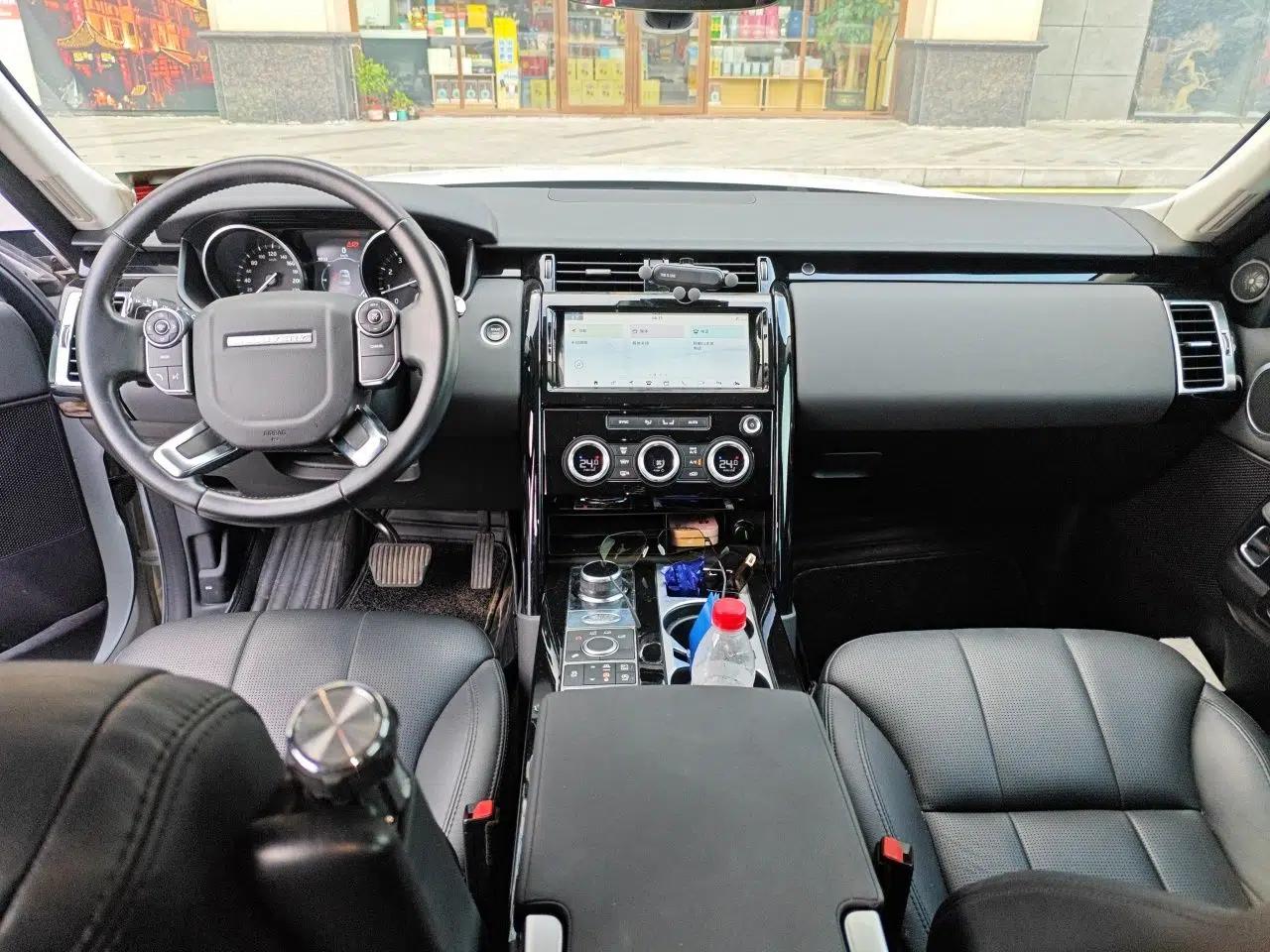 Land Rover Discovery 2018 2.0T SE — миниатюра 9