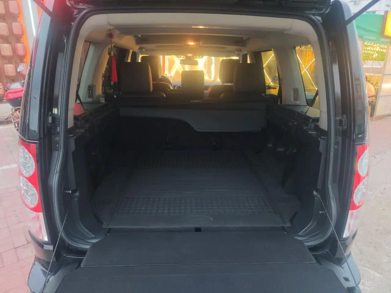 Land Rover Discovery 3.0 automatic, diesel, four-wheel drive, 7-seat imported version — миниатюра 19