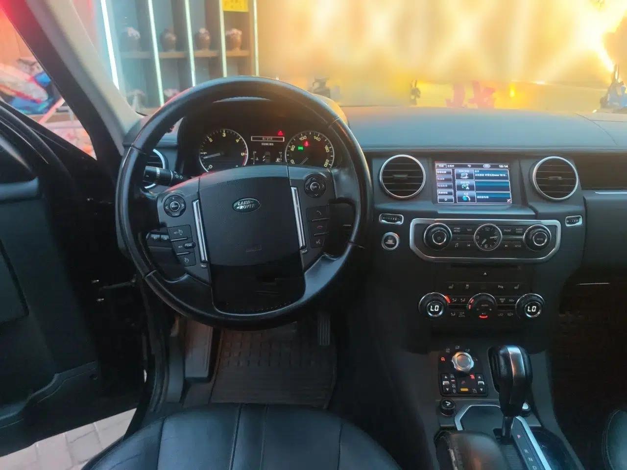 Land Rover Discovery 3.0 automatic, diesel, four-wheel drive, 7-seat imported version — миниатюра 10