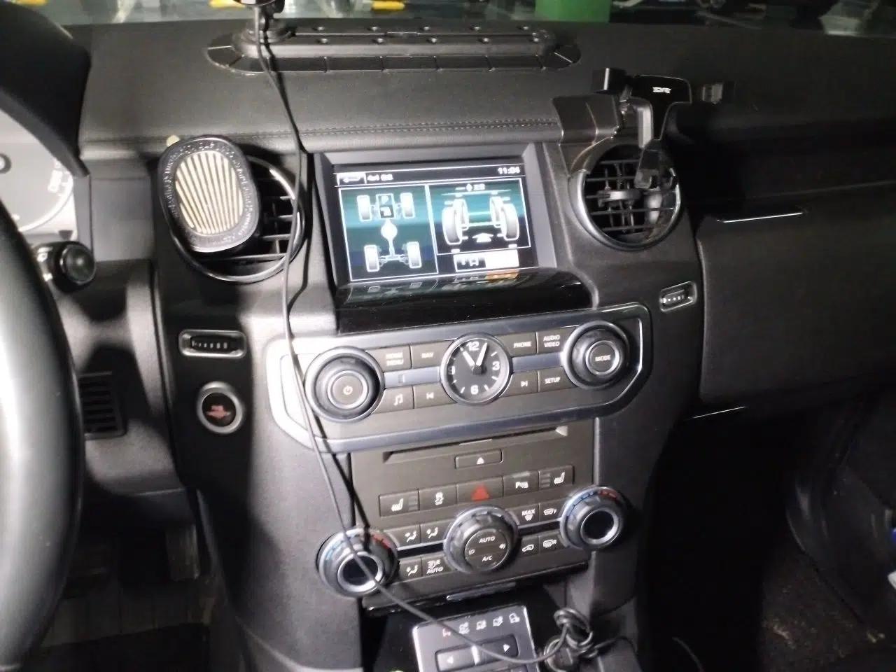Land Rover Discovery 2014 3.0 SC V6 HSE Luxury — миниатюра 13