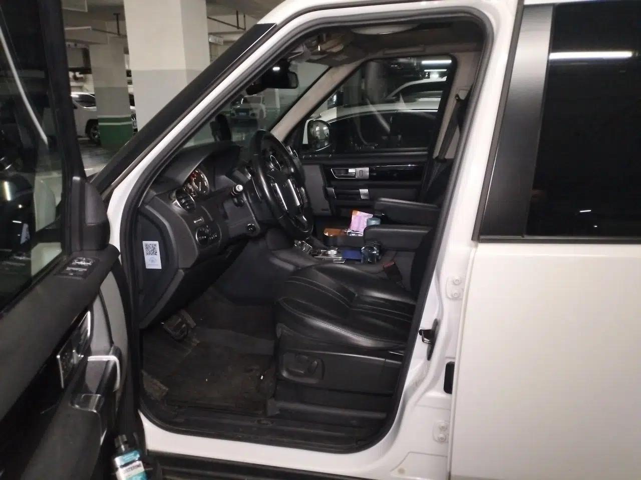 Land Rover Discovery 2014 3.0 SC V6 HSE Luxury — миниатюра 16