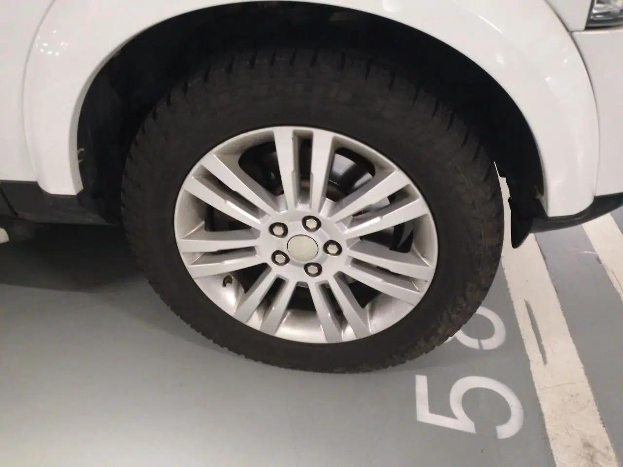 Land Rover Discovery 2014 3.0 SC V6 HSE Luxury — миниатюра 8