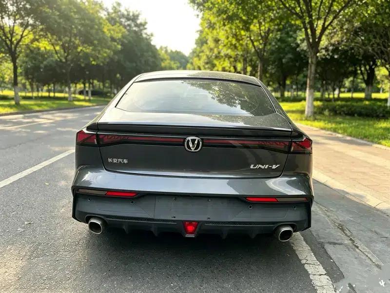 Changan UNI-V 2023 1.5T Premium Edition — миниатюра 5
