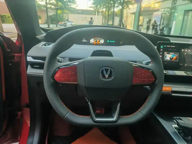 Changan UNI-V 2022 1.5T Smart Navigation Edition — миниатюра 10