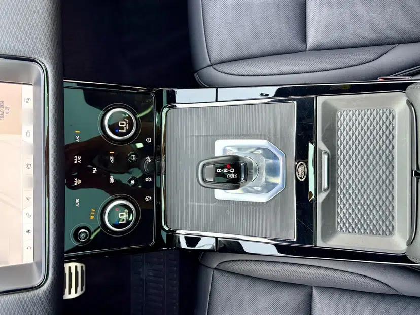 Land Rover Range Evoque 2020 249 PS R-DYNAMIC S Sport Edition — миниатюра 17