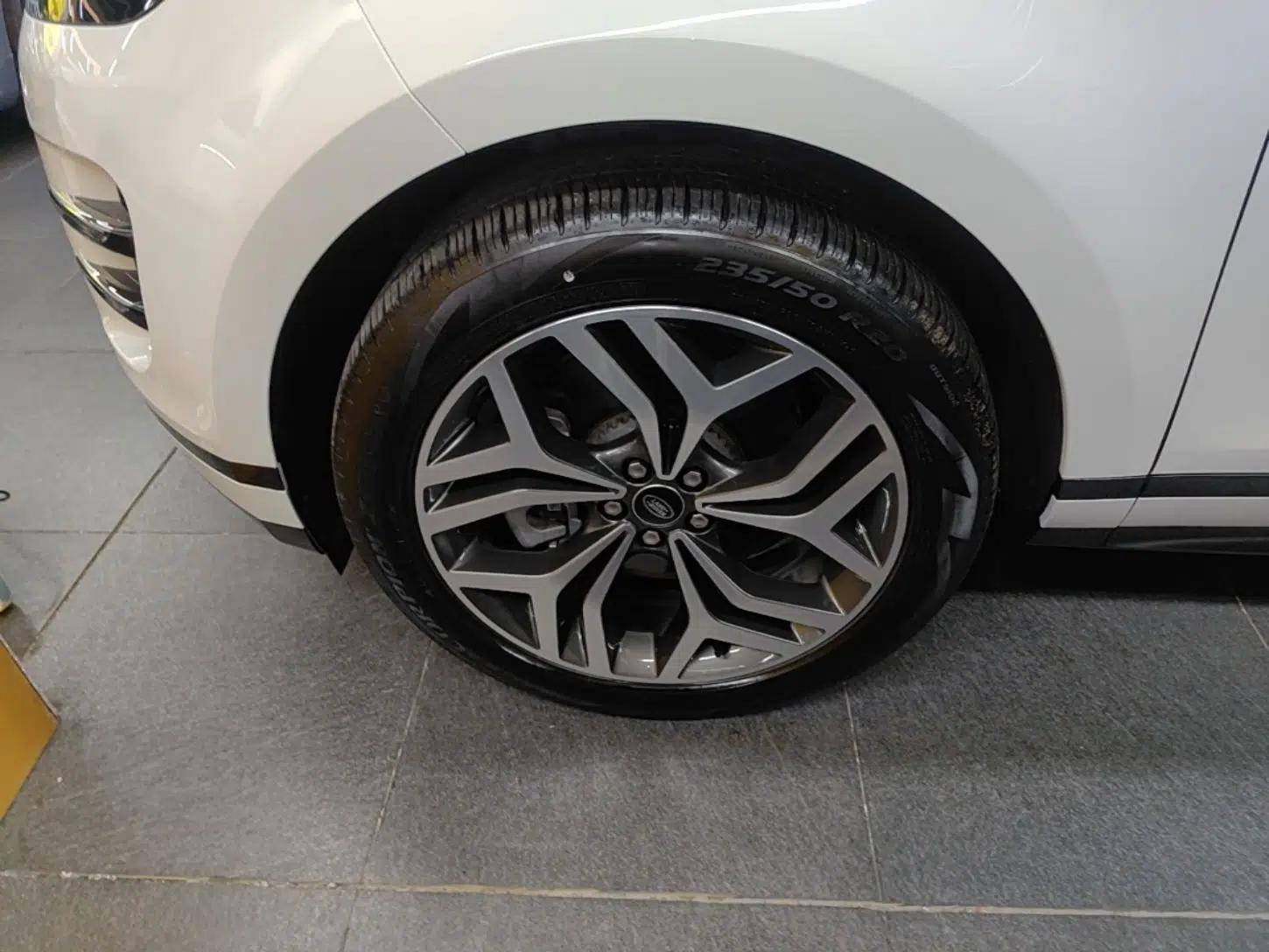 Land Rover Range Evoque 2023 Aurora L 249 PS Luxury Edition — миниатюра 15