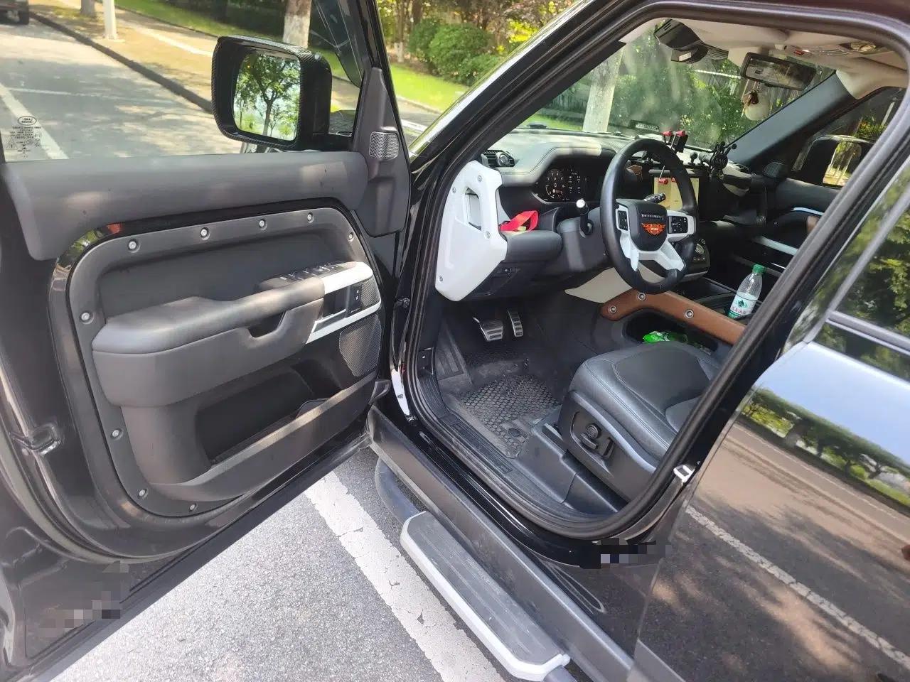 Land Rover Defender 2023 Facelift 110 3.0T P400 Dark Edition — миниатюра 16