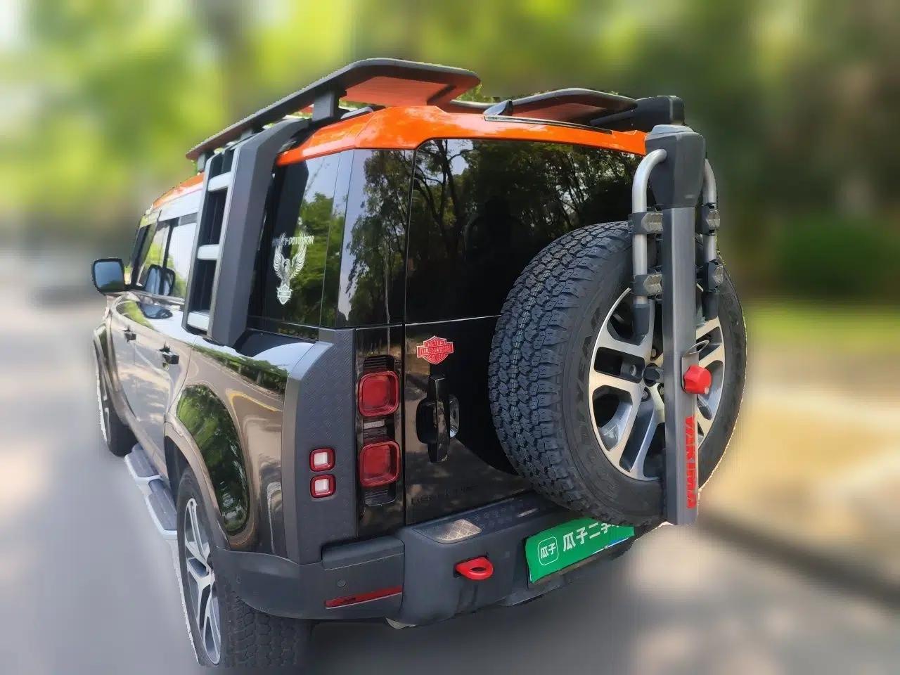 Land Rover Defender 2023 Facelift 110 3.0T P400 Dark Edition — миниатюра 4