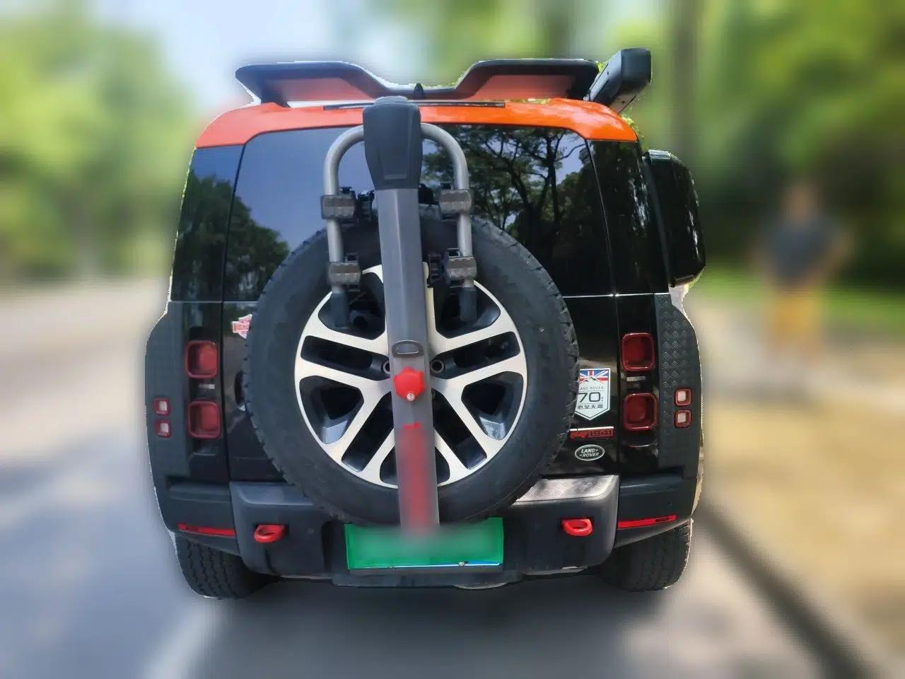 Land Rover Defender 2023 Facelift 110 3.0T P400 Dark Edition — миниатюра 5