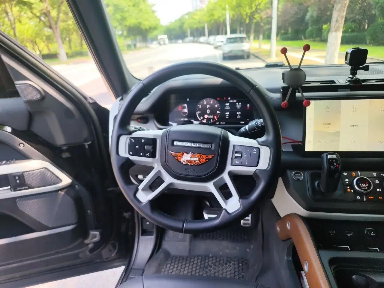Land Rover Defender 2023 Facelift 110 3.0T P400 Dark Edition — миниатюра 10